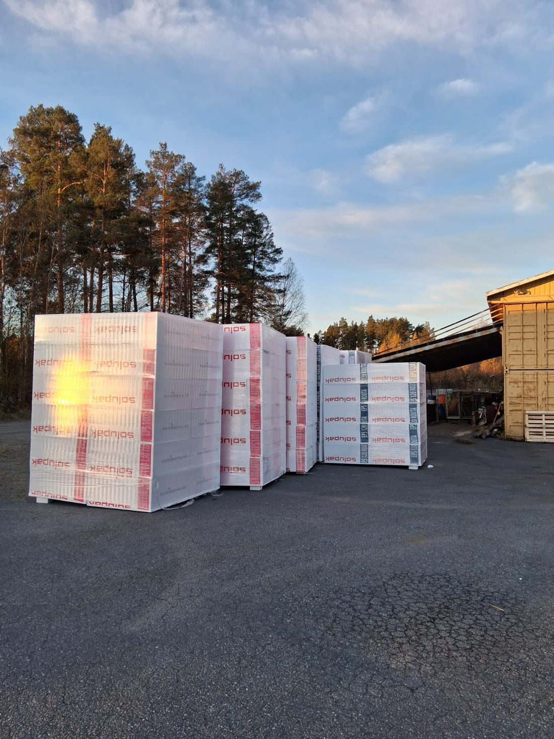 Grundisolering uppfyllt i vårt lager!