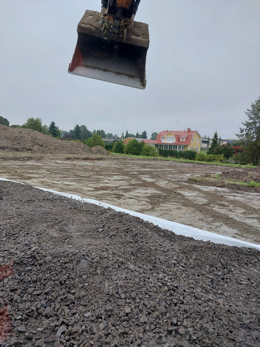 Markduk – Så väljer och lägger du rätt duk för ditt byggprojekt
